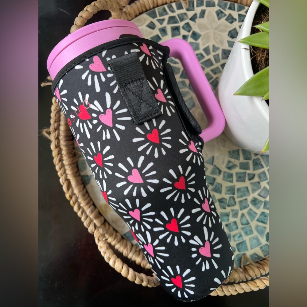 Hydrojug HEARTS sleeve for 40oz Travelers